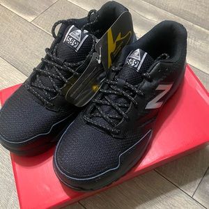 New balance, safety shoes